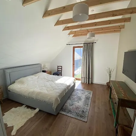 Pape Apartament Pape